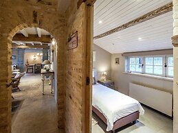 Luxurious Villa Near the Beach