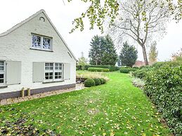 Luxurious Villa Near the Beach