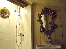 Holiday Home in Bitvre Near Town Center