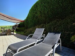 Luxurious Holiday Home with Hot Tub & Sauna in Houffalize