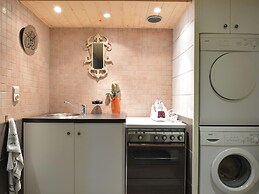 Luxurious Holiday Home with Hot Tub & Sauna in Houffalize