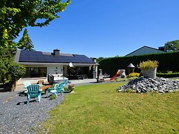 Luxurious Holiday Home with Hot Tub & Sauna in Houffalize