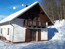 Cozy Holiday Home near Ski Area in Javorník