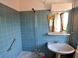 Superb House for Family Group with Swimming Pool, Sauna, Hot Tub, Bill