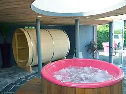 Superb House for Family Group with Swimming Pool, Sauna, Hot Tub, Bill