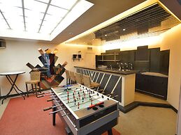 Superb House for Family Group with Swimming Pool, Sauna, Hot Tub, Bill