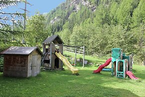 Cozy Chalet in Meiggerli With Garden