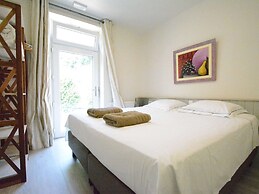 Child Friendly Holiday Home in Bouillon near River