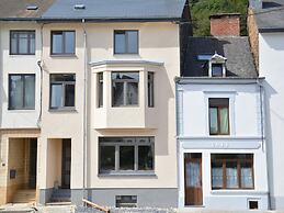 Child Friendly Holiday Home in Bouillon near River
