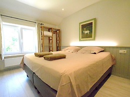 Child Friendly Holiday Home in Bouillon near River