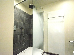 Child Friendly Holiday Home in Bouillon near River