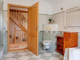 Apartment in Kuehlungsborn With Garden