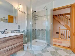 Apartment in Kuehlungsborn With Garden