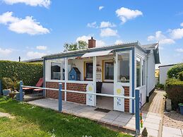 Snug Bungalow in Insel Poel Germany near Beach