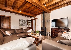 Forest-edge Stay, Burtonville