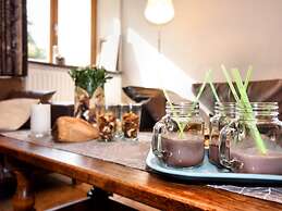 Spacious House With Sunny Garden