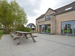 Delightful Villa in Sourbrodt With Pool