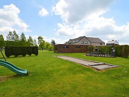 Delightful Villa in Sourbrodt With Pool