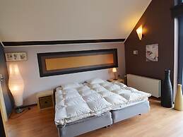 Delightful Villa in Sourbrodt With Pool