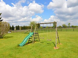 Delightful Villa in Sourbrodt With Pool