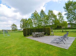 Delightful Villa in Sourbrodt With Pool