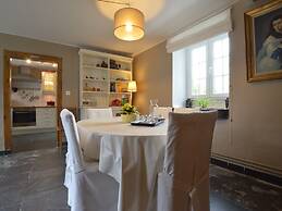 Medieval Farmhouse With Private Garden