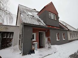 Comfy Holiday Home near Forest in Medenec