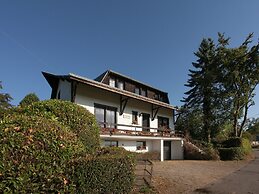 Hillside Stay Near Coo Fall