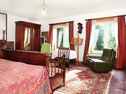 Comfortable Mansion in Doomkerke Near Forest