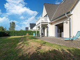 Holiday Flat in Bastorf With its own Garden