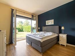 Holiday Flat in Bastorf With its own Garden