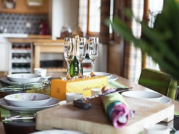 Affluent Chalet in Septon with Whirlpool, Sauna, Hot Tub