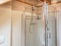 Affluent Chalet in Septon with Whirlpool, Sauna, Hot Tub
