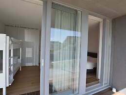 Luxury Apartment Right by the sea