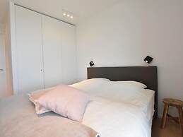 Luxury Apartment Right by the sea