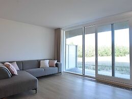 Luxury Apartment Right by the sea