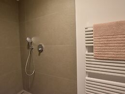 Luxury Apartment Right by the sea