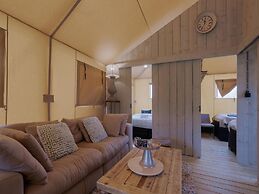Cozy Tent Lodge in Pittem With Veranda,barbecue