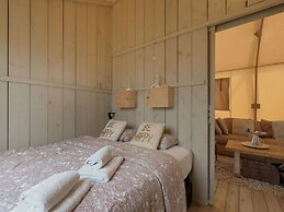 Cozy Tent Lodge in Pittem With Veranda,barbecue