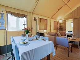 Cozy Tent Lodge in Pittem With Veranda,barbecue