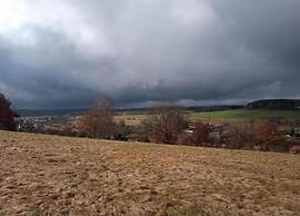 Spacious Apartment near Lake in Guntersberge