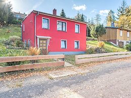 Spacious Apartment near Lake in Guntersberge