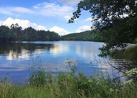 Spacious Apartment near Lake in Guntersberge