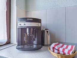 Spacious Apartment near Lake in Guntersberge