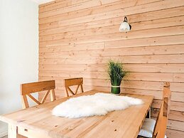 Spacious Apartment near Lake in Guntersberge