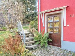 Spacious Apartment near Lake in Guntersberge