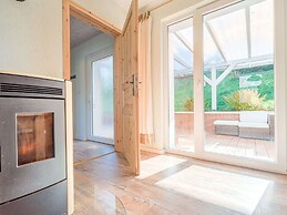 Spacious Apartment near Lake in Guntersberge