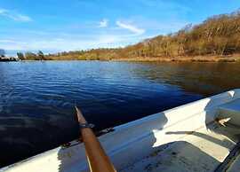 Spacious Apartment near Lake in Guntersberge