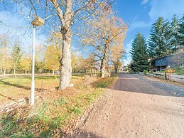 Spacious Apartment near Lake in Guntersberge