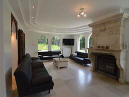 Luxurious Country House